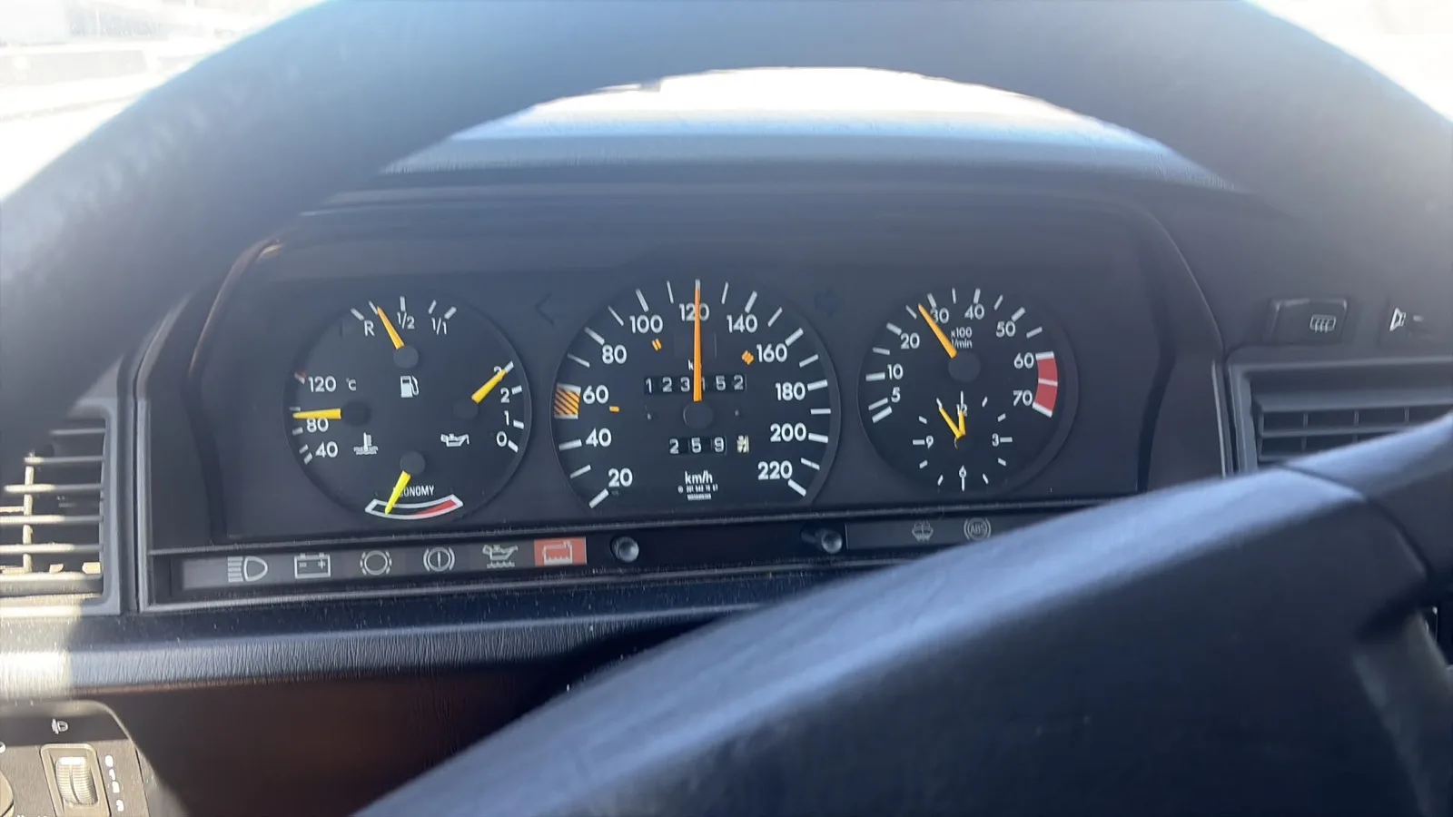 Mercedes 190 E - Cuadro de instrumentos
