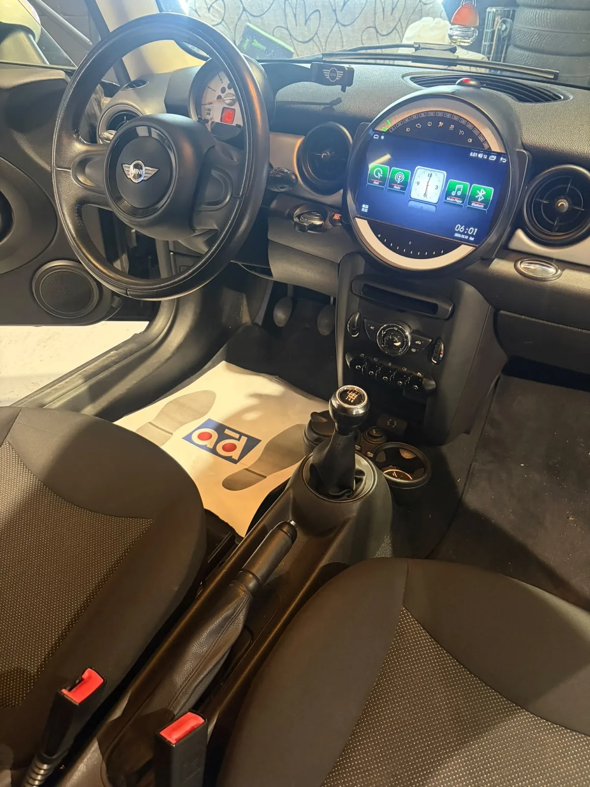 MINI Cooper D - Consola